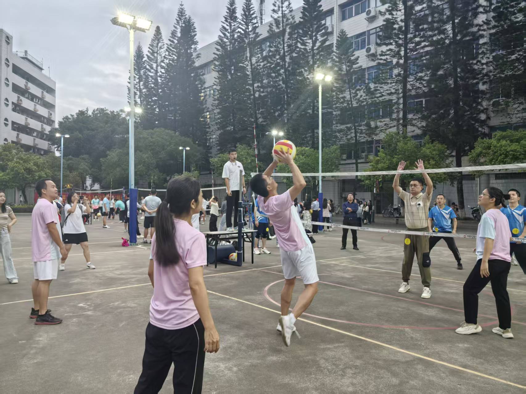 a7e12f3c6920d4e441b85b3d462d4d64.jpg