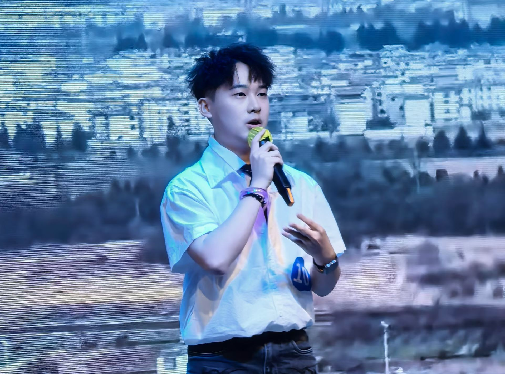 刘成洋老师.png