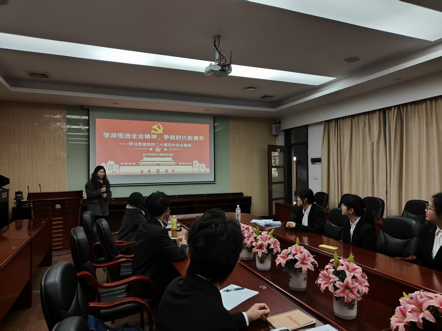 1.支部书记领学.jpg